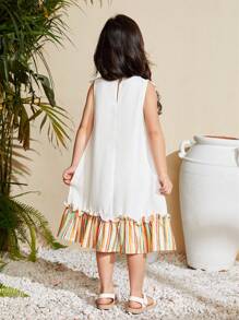 SHEIN Vestido Casual Solto De Férias Para Jovem Menina Com Gola Redonda Tecido Listrado Em Patchwork E Detalhes De Babado