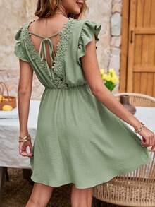 SHEIN Frenchy 夏日假期蕾丝拼布绑带后背露背盖袖连衣裙 - 綠色 - 查看 2
