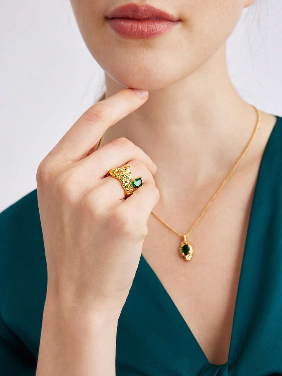 FASHIONABLE GREEN CUBIC ZIRCONIA OPEN RING