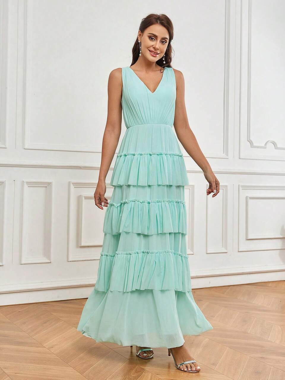 Women's Romantic And Elegant Green Mesh Multi-Layer Stitching V-Neck Plain Tiered For Wedding Bridesmaid Dress