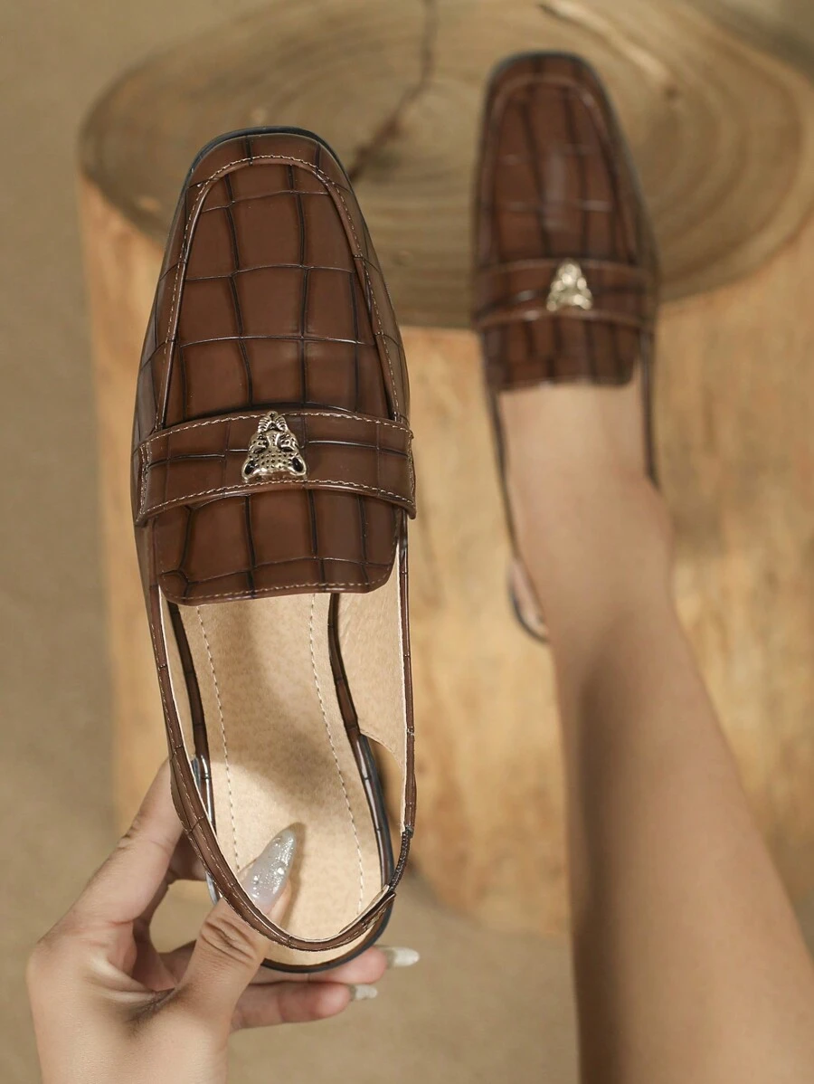 2025 Outono Fivela de Metal com Cabeça de Tigre, Bico Quadrado, Chinelo Slingback Plano e da Moda, Tira Traseira com Estampa de Crocodilo, Sapatos Casuais Femininos