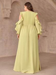 SHEIN Belle Kích thước lớn màu trơn Màu sắc Cổ chữ V Vai lạnh Đường viền cổ áo Mặt trước Tách Váy phù dâu - Màu vàng - Xem 2