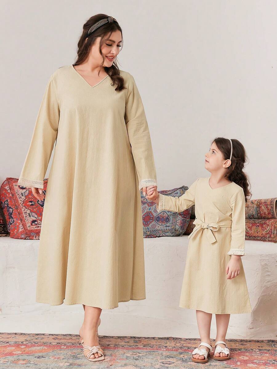 Al Najma Plus Size Women's Summer Arabic Clothing, 1pc Lace Splice V-Neck Robe With Flared Sleeve Cuffs - Apricot - View 1
