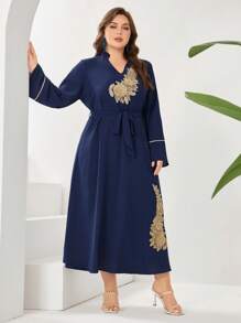 Al Najma Plus Size Women's Floral Applique Decorated Bell Sleeve Arabic Clothing Kaftan Jalabiya Dress - Navy Blue - View 3