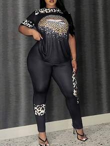 LovelyWholesale 2 件大码套装：豹纹唇印短袖 T 恤和紧身裤 - 黑色 - 查看 4