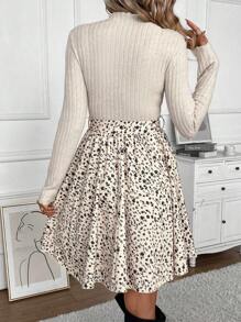SHEIN Frenchy Vestido floral bicolor de corte evasé con Top de cuello alto simulado y Bottom con cinturón, estampado de flores diminutas