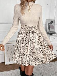 SHEIN Frenchy Vestido floral bicolor de corte evasé con Top de cuello alto simulado y Bottom con cinturón, estampado de flores diminutas