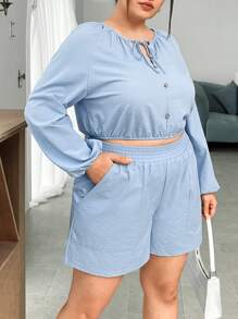 SHEIN Essnce Plus Size Solid Color Lantern Sleeve Cropped Top And Shorts Two Pieces Set - Blue - View 4