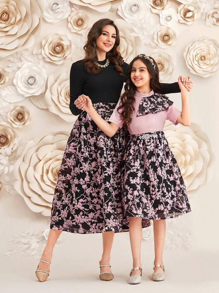 Women's Slim Fit T-Shirt And Printed Skirt Two Pieces Set 2 Pieces Set