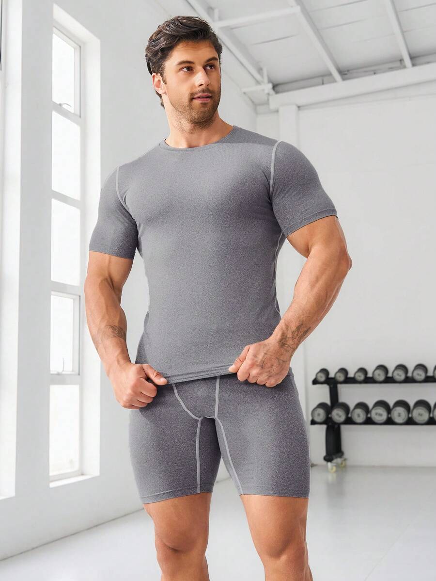 Manfinity Sport Corelite 男友风男士纯色圆领短袖T恤短裤运动套装，运动服，男士运动短裤套装，健身套装，锻炼套装 - 灰色 - 查看 1
