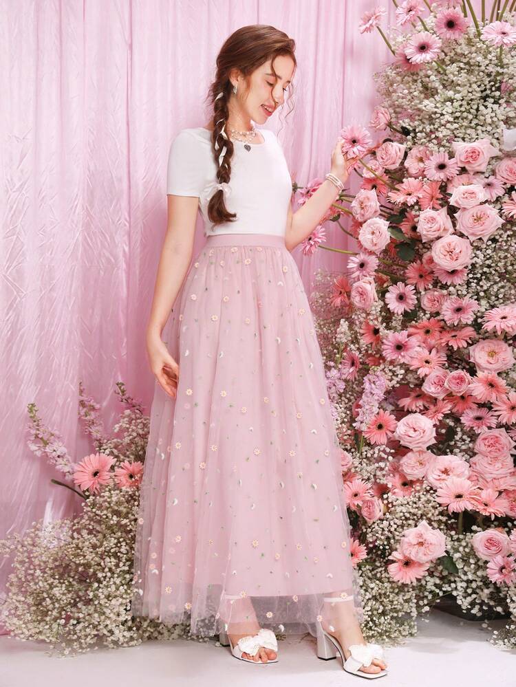 Teen Girl Bowknot Back Hollow Out T-Shirt With Mesh Embroidery And A-Line Midi Skirt Set