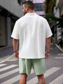 Manfinity VCAY 2 件套男士大码休闲短袖衬衫和直筒短裤套装，基本款，亚麻，短袖 - 彩色 - 查看 2