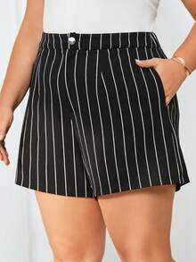 SHEIN Clasi 大尺碼寬鬆條紋休閒短褲 - 黑與白 - 查看 4