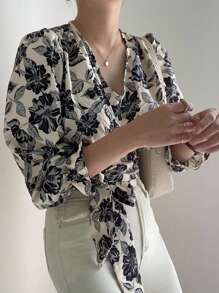 DAZY 女士短袖花卉印花系帶前打擊衫 - 黑色 - 查看 6