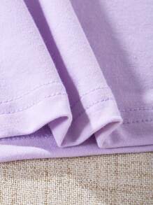 Camiseta roxa de manga curta com gola redonda para meninas adolescentes, com estampa de gato fofo, roupas casuais para uso diário - Roxo - Visão 3
