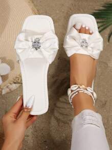 女士白色蝴蝶结装饰拖鞋，平底沙滩拖鞋，防滑鞋底 - 白色 - 查看 1