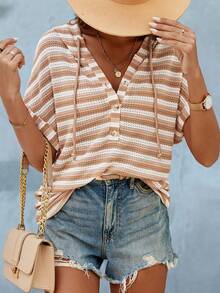 SHEIN LUNE Áo thun tay cánh dơi có mũ trùm đầu kẻ sọc nhiều màu cho nữ - Màu Khaki - Xem 4