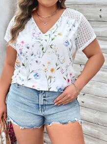 SHEIN LUNE Plus Size Lace Splicing T-Shirt With Floral Patterns - White - View 3
