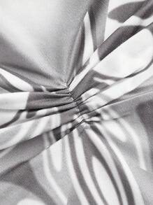 SHEIN ICON Y2k Spring Slim Fit Butterfly Printed Off-Shoulder Women's T-Shirt With Illusion Liquid Design - Black and White - View 10