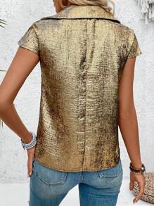 SHEIN Clasi 女款v領金屬質感短袖襯衫 - 金色 - 查看 2