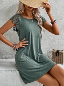 SHEIN Frenchy Vá lại Ren Trang trí Sheath Đầm Với Tròn Đường viền cổ áo - màu xanh lá - Xem 1