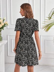 SHEIN Clasi 女性小花卉印花束腰婚禮禮服 - 黑與白 - 查看 2