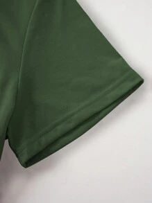 SHEIN 大码女式字母印花圆领短袖 T 恤图案 T 恤女式上衣 - 軍綠色 - 查看 3