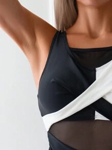 SHEIN Swim 女性彩色拼接網眼交叉包裝一件式泳裝 - 黑與白 - 查看 3