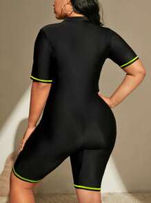 SHEIN Swim Curve Summer Beach Plus Size Colorblocked One-Piece Swimsuit With Contrast Binding Design, Short Sleeve Bathing Suit Beach Outfit Rash Guard Surfing Vacay Vibe - Black - View 2