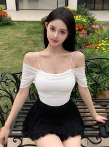 DAZY 女款素色露肩短袖百褶修身時尚T恤，短版上衣，外出穿搭掛脖上衣 - 白色 - 查看 2
