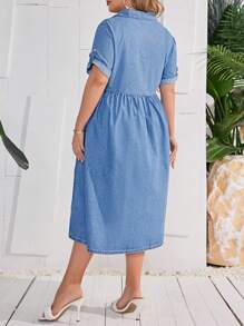 SHEIN Privé 大尺寸短袖牛仔襯衫連身裙 - 淺色水洗藍 - 查看 2