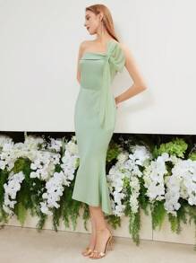 MOTF PREMIUM 蝴蝶結細節高低不規則筒裝洋裝 - 綠色 - 查看 7