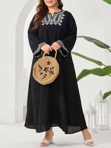 Al Najma 加大號繡花露肩連身裙 - 黑色 - 查看 3