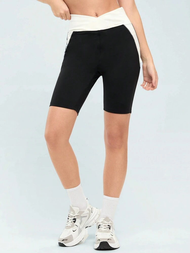 Spliced Waistline Black & White Sports Bermuda Leggings For Women