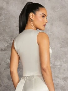 Silquee Màu Quả mơ Xa ten Cổ chữ V sâu Gợi cảm Co giãn Của phụ nữ Áo vest - Màu be - Xem 2