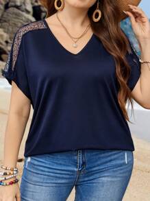 EMERY ROSE Camiseta de talla grande para mujer con cuello en V, manga raglán corta y parche de encaje