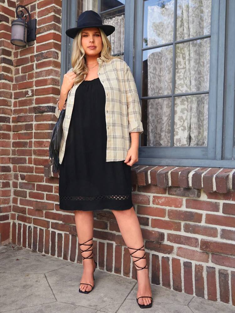 Plus Size Women's Black Round Neck Sleeveless Short Dress