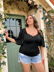 Flirla 大尺碼接縫花邊拼接甜心領休閒t恤