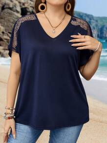 EMERY ROSE Camiseta de talla grande para mujer con cuello en V, manga raglán corta y parche de encaje