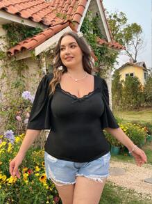 Flirla 大尺碼接縫花邊拼接甜心領休閒t恤