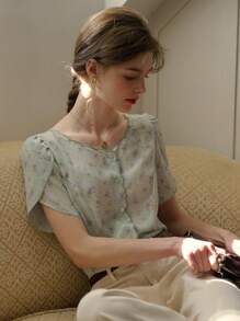 Simple Retro Women's Small Floral Print Button-Down Petal Sleeve Shirt Summer Tops Elegant French Tops - Green - View 6