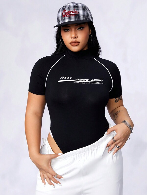 SHEIN EZwear Plus Letter Graphic Contrast Piping Raglan Sleeve Bodysuit