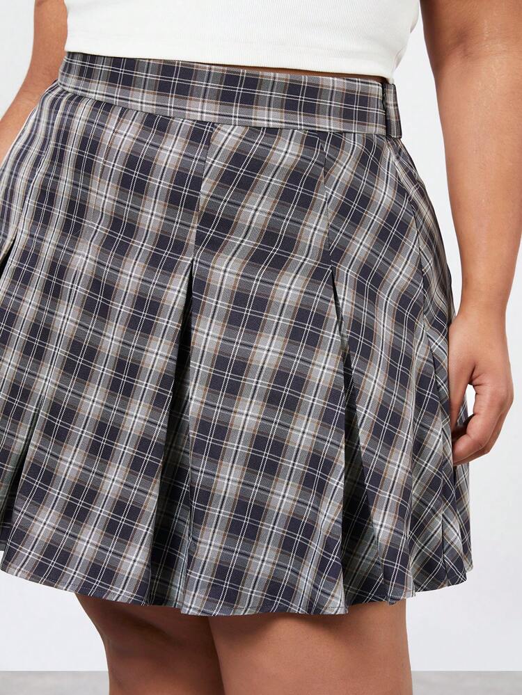 Plus Size Plaid Pleated Skirt