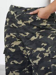 Forever 21 Plus Size Women's Camouflage Cargo Pants - Multicolor - View 3