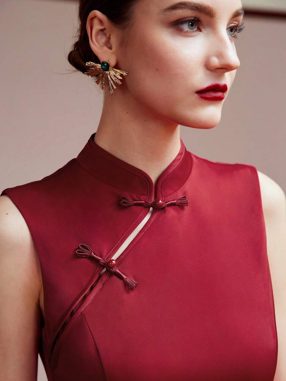 MANDARIN COLLAR PLEATED HEM DRESS