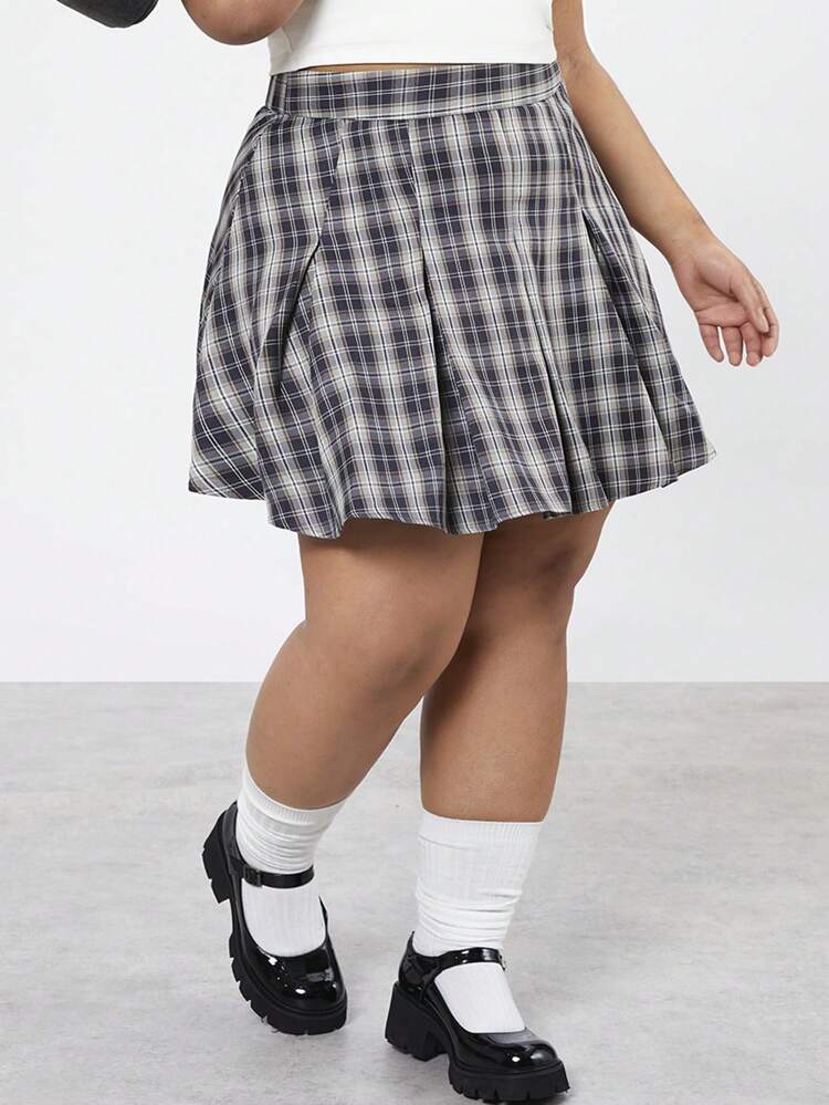 Plus Size Plaid Pleated Skirt