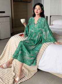 DAZY Loose Sleep Dress With Plant Pattern, Flare Sleeves And Notched Neckline - Green - View 5