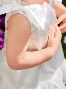 SHEIN Elegant & Lovely Baby Girl White Satin Bow Decoration Ruffled Sleeveless Dress