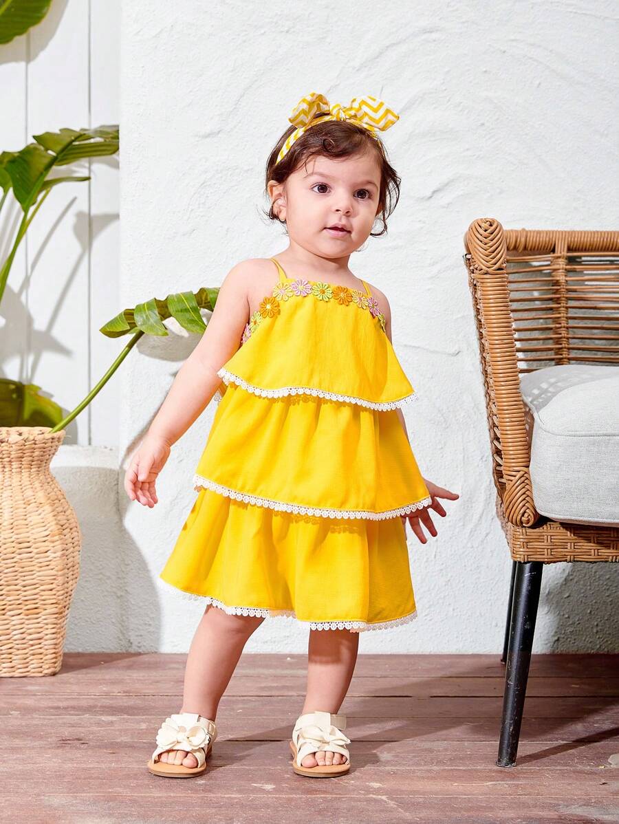 SHEIN Baby Girl Cute Vacation Style Ruffle Trim Floral Pattern Spaghetti Strap Dress