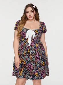 SHEIN Qutie Plus Size Nơ trang trí váy cổ yếm in hoa Ditsy - Nhiều màu - Xem 4